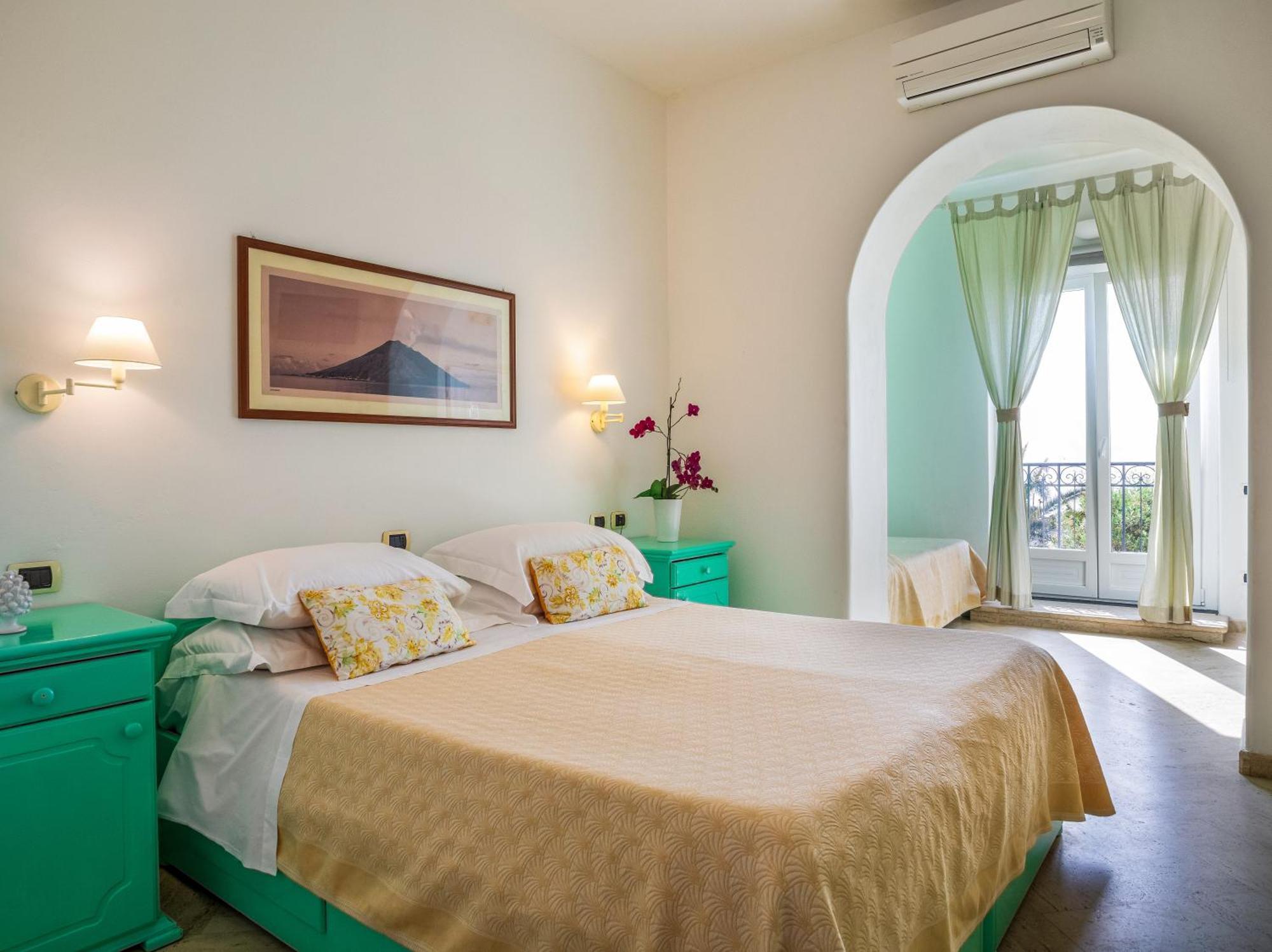 Hotel Ossidiana Stromboli Center Luaran gambar
